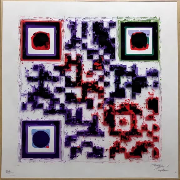 Código QR impreso en rojo, morado, verde y azul sobre papel blanco